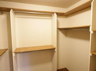 1027 H St APT 11, Lincoln, NE 68508