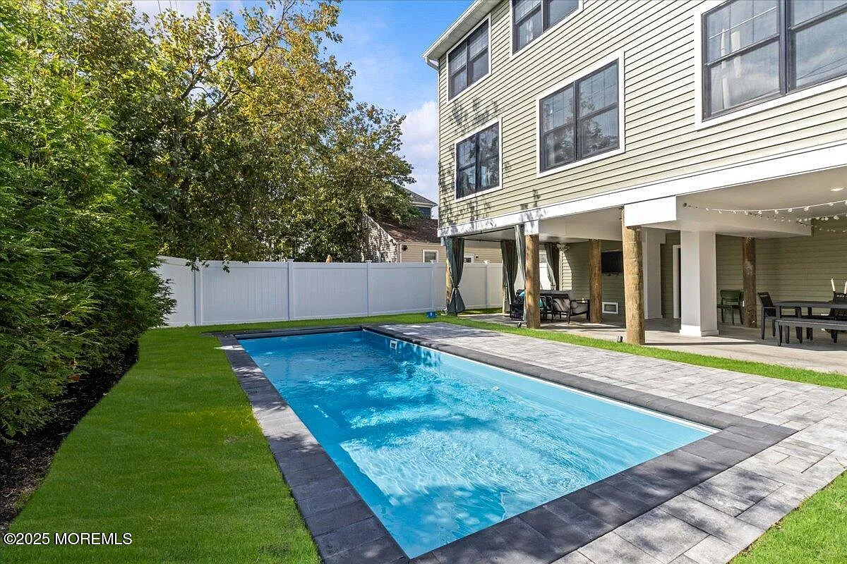 4 bed, 2900 sqft, $5,000 — Photo 4