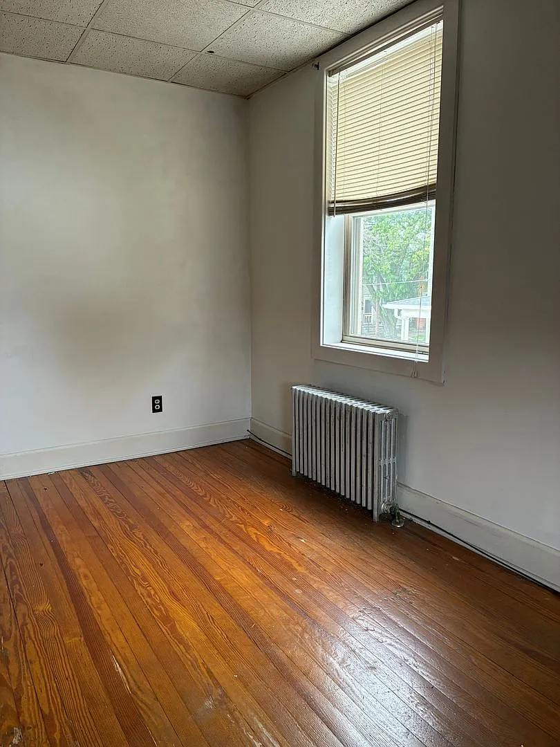 One Bedroom, One Bath 2nd Fl Apartment — Photo 3