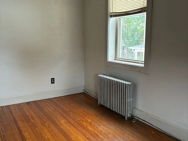 519 Broadway — Photo 3