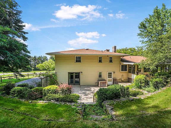 3rd image of 3526 Scenic Hills Dr