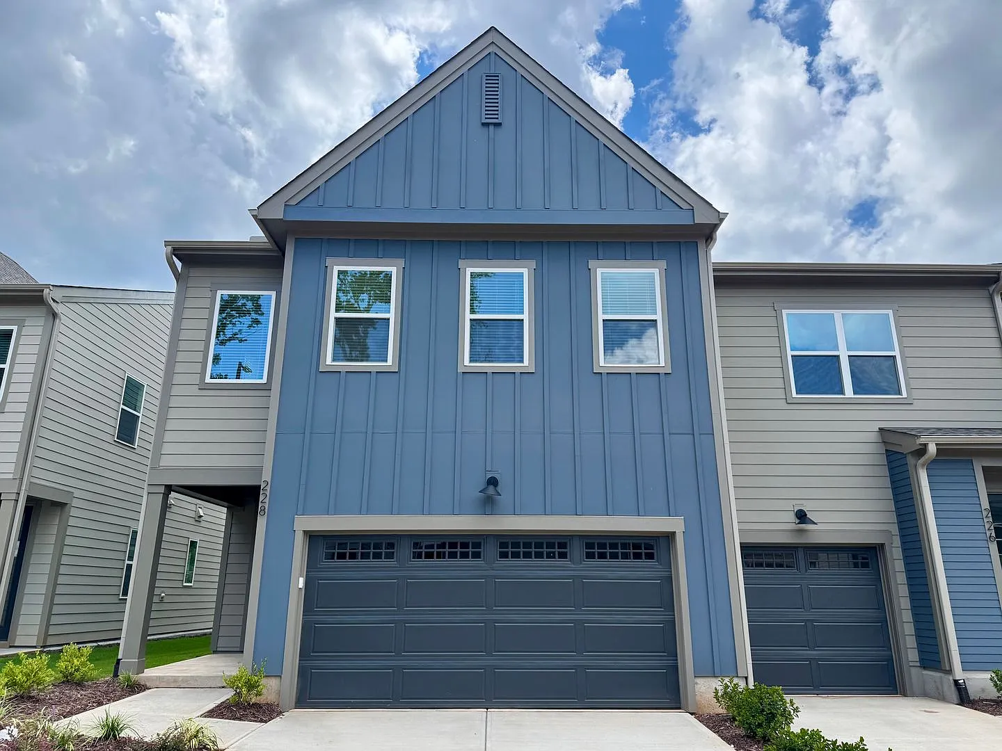 New Construction - Luxury Townhome off Homestead Road! — Photo 2
