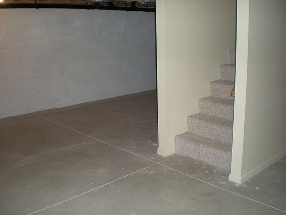 4th image of 745 4th St SE