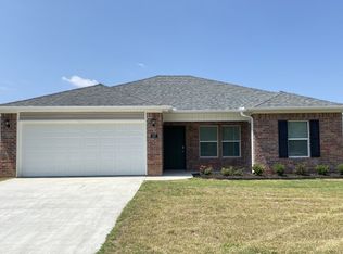 107 Redbud Ct, Jacksonville, AR 72076