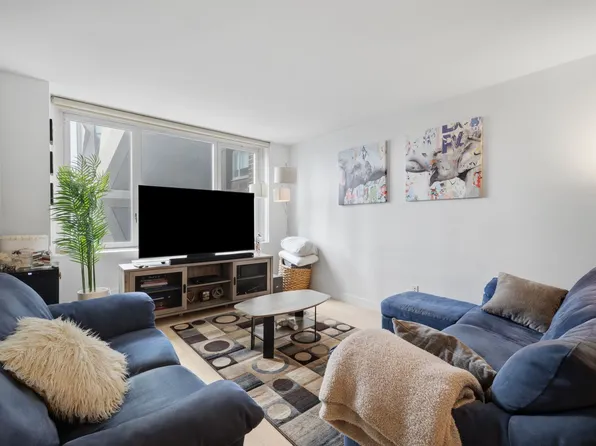 322 West 57th Street image 1 of 8
