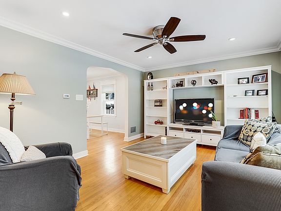3rd image of 1817 Hull Ave
