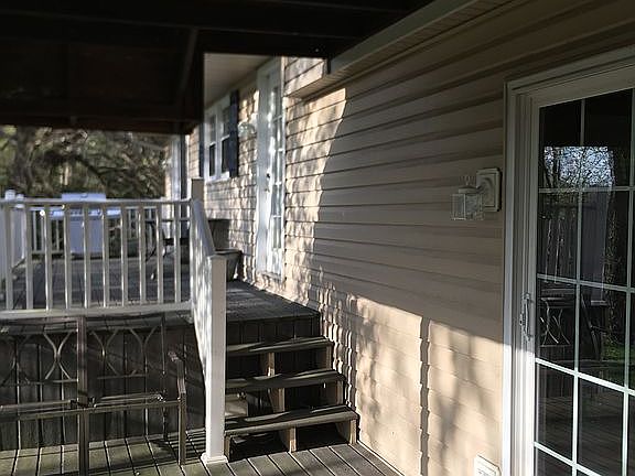 5th image of 33 Chestnut Dr