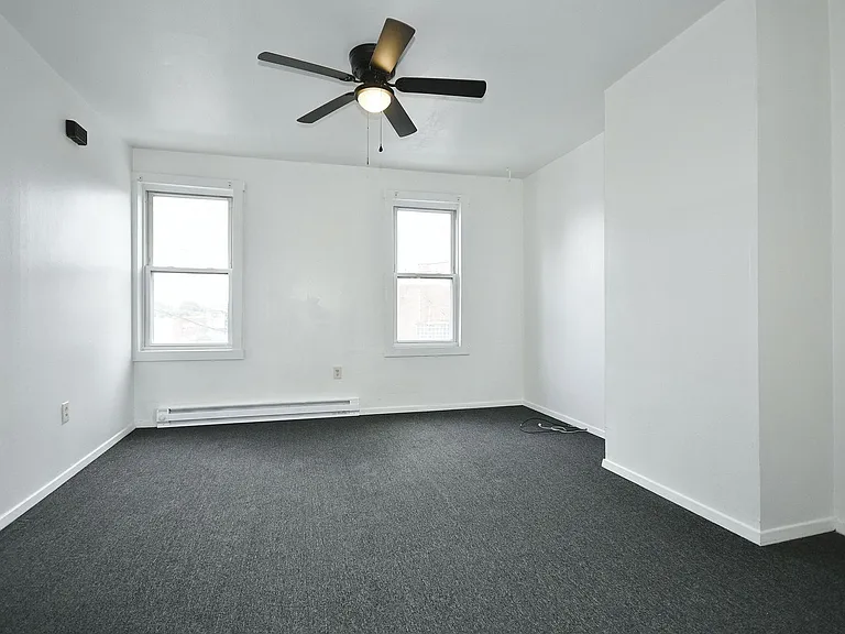 105 Ella St — Photo 8