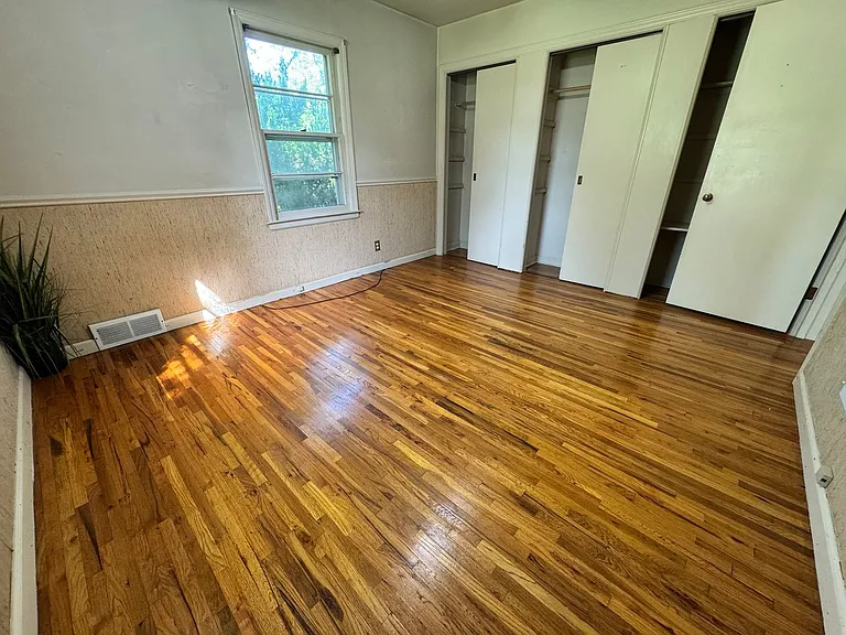 100 Norfolk Rd — Photo 33