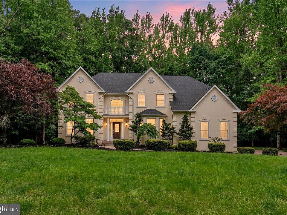 1st image of 6 Pine Acres Dr