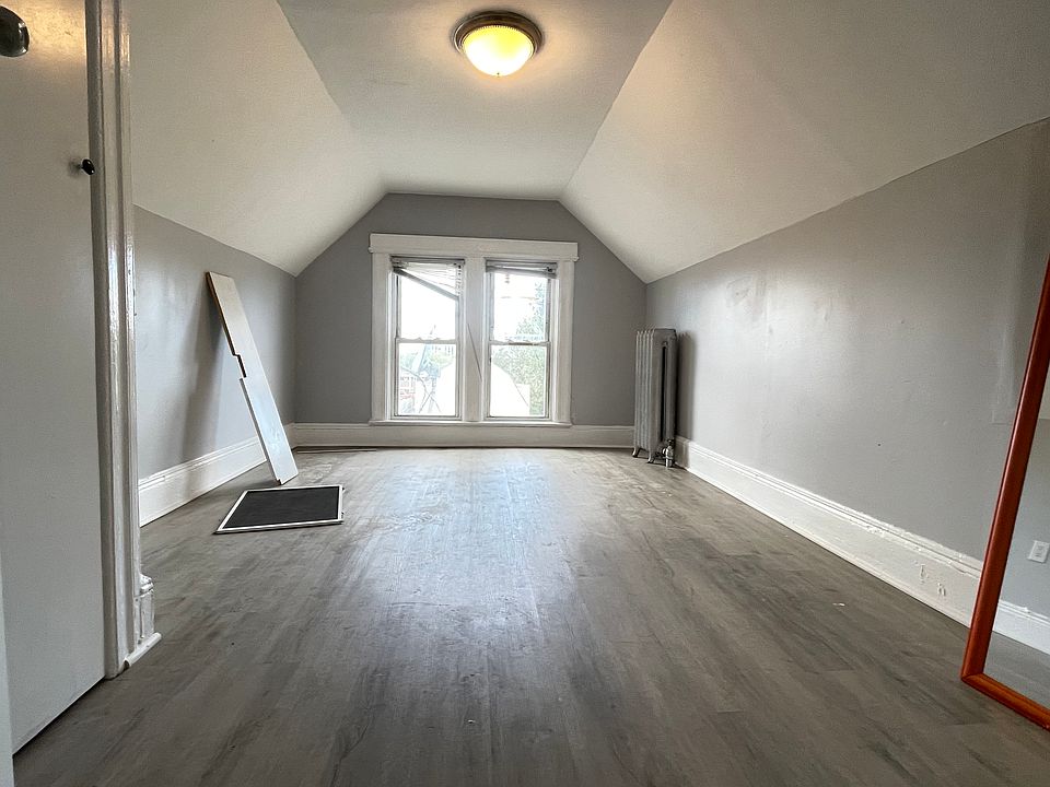 2nd image of 166 Bergen Ave #3E