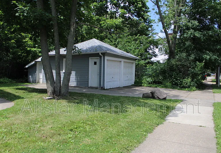 3065 E Derbyshire Rd — Photo 2