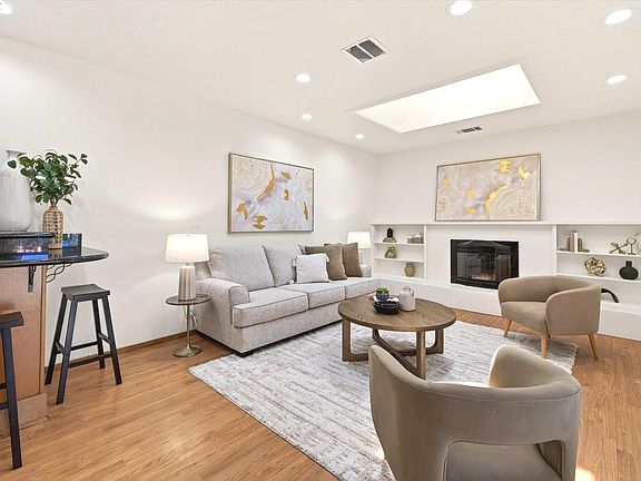 5th image of 4028 Drake Way
