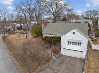 1430 Raleigh Rd, Mamaroneck, NY 10543