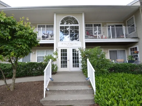 73 Maple Ln, Mount Arlington Boro, NJ 07856