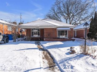 7302 Nightingale St, Dearborn Heights, MI 48127