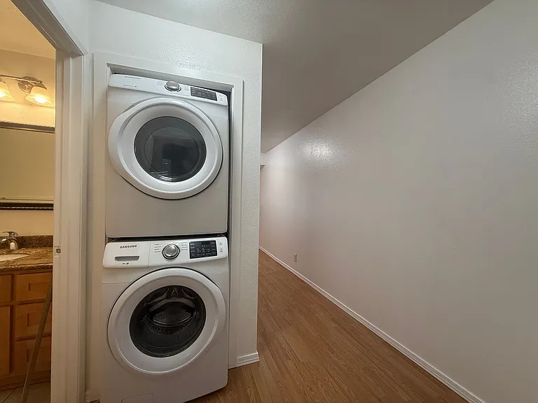 1505 Four Oaks Cir — Photo 9