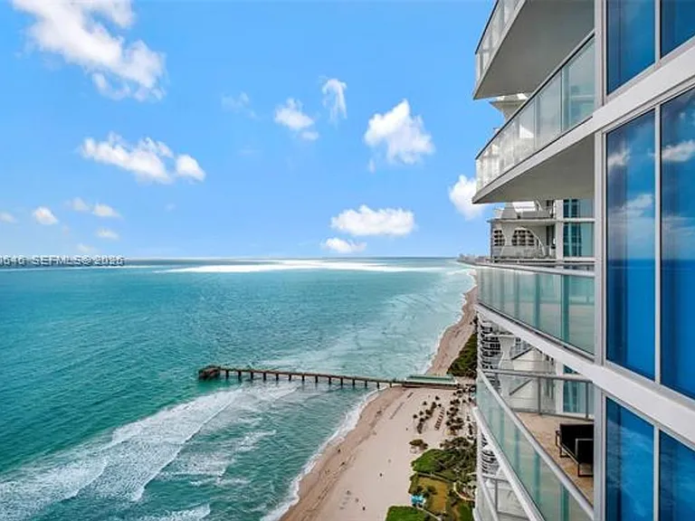 17001 Collins Ave #CU-3402 — Photo 2