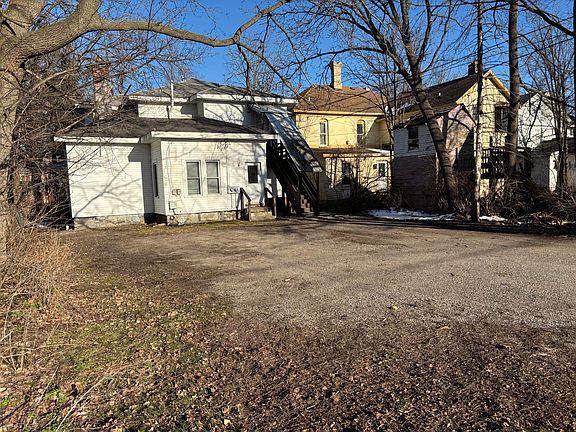 2nd image of 112 S Stewart Ave