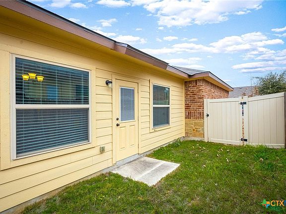 4th image of 310 Emma Dr