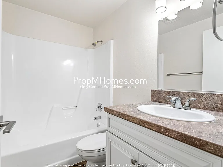 913 W Charles Street — Photo 11