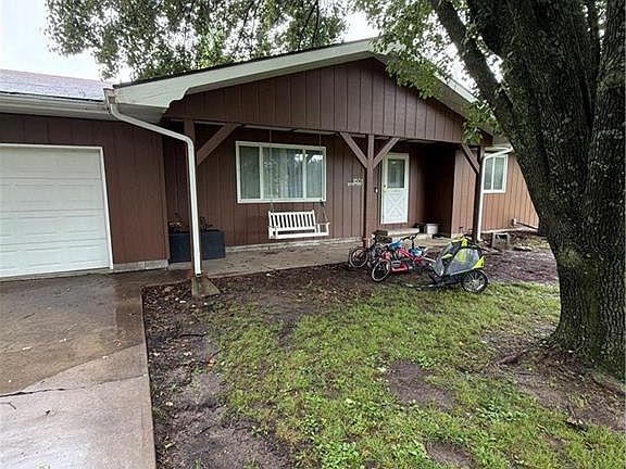 3rd image of 1601 Neosho St