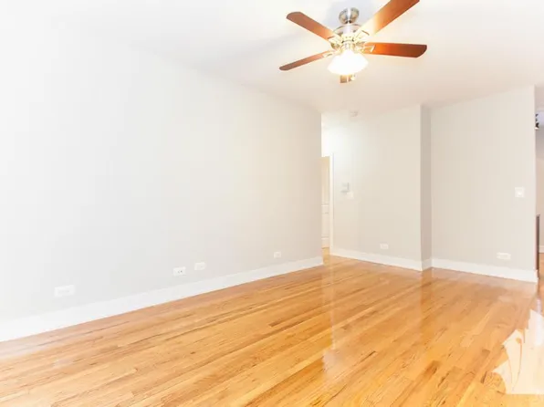 627 W Melrose St, Chicago, IL 60657