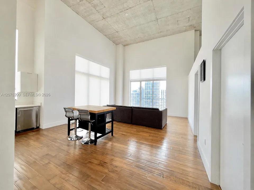 133 NE 2nd Ave #3513