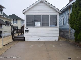 36 Farragut Ave, Seaside Park, NJ 08752
