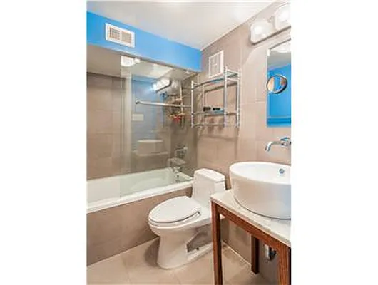 Rented by Douglas Elliman | media 18