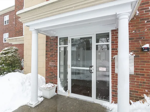 145 Hancock St #201, Braintree, MA 02184