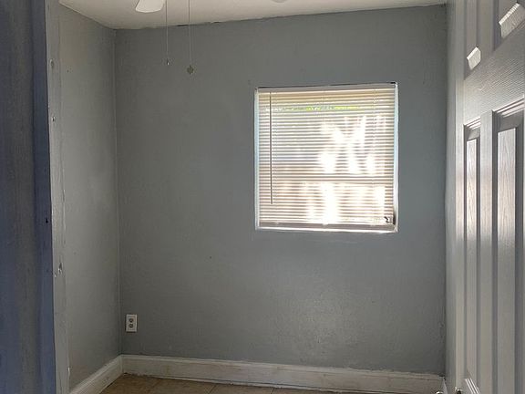3rd image of 1844 12th Ave S #1/2