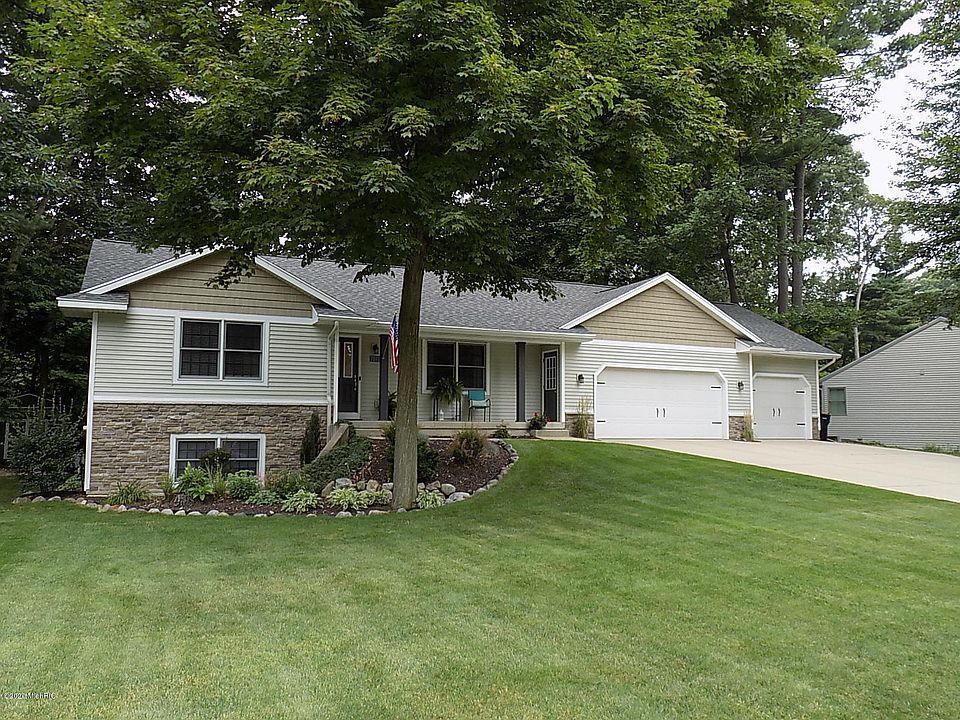 1st image of 7243 Pine Oak Ln