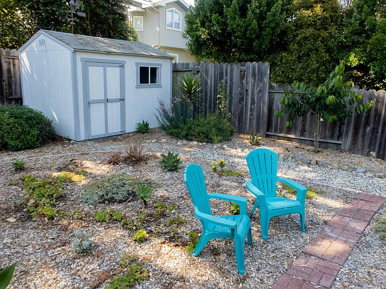 310 Alma Ln — Photo 31