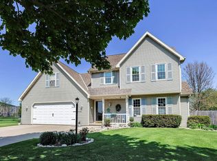 1310 N Carrington Ln, De Pere, WI 54115