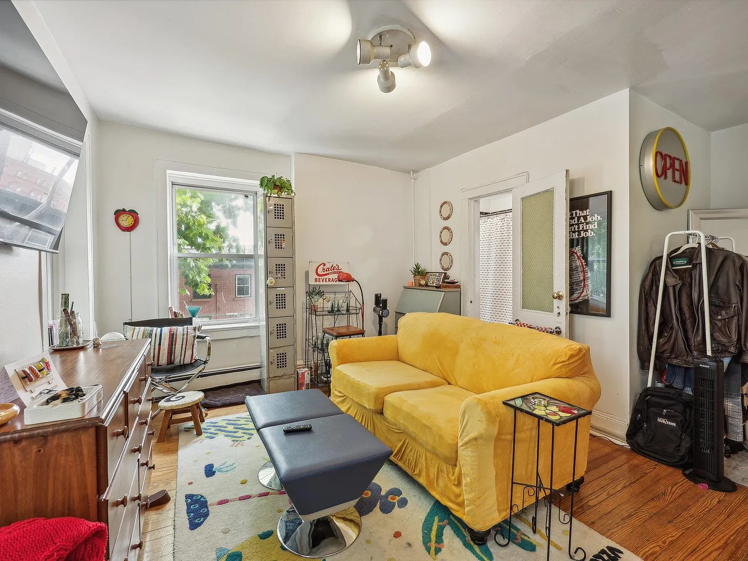 3 bed, 1.0 bath, $3,100 — Photo 2