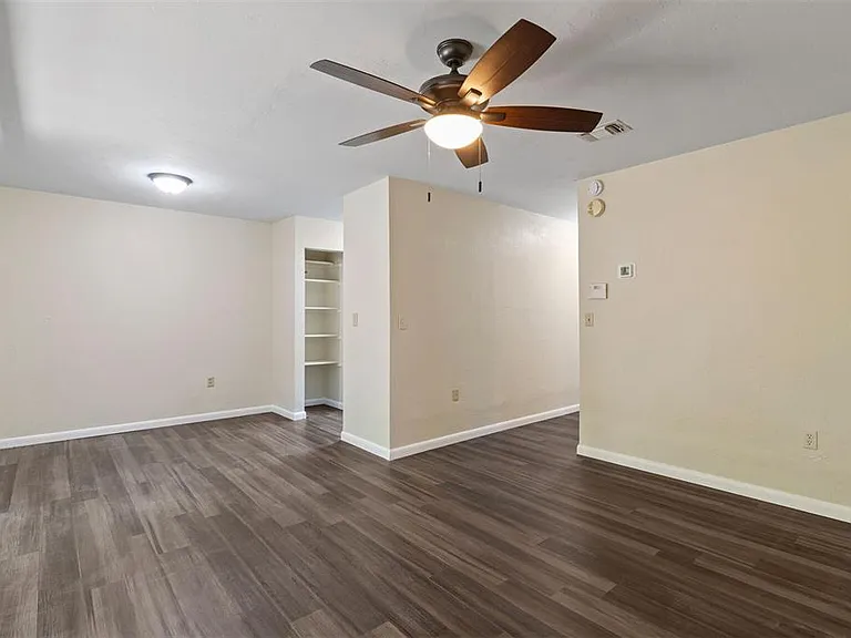 2635 SW 35th Pl #301 — Photo 10
