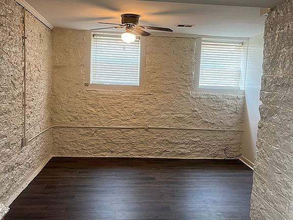 2nd image of 402 N Upper St #9