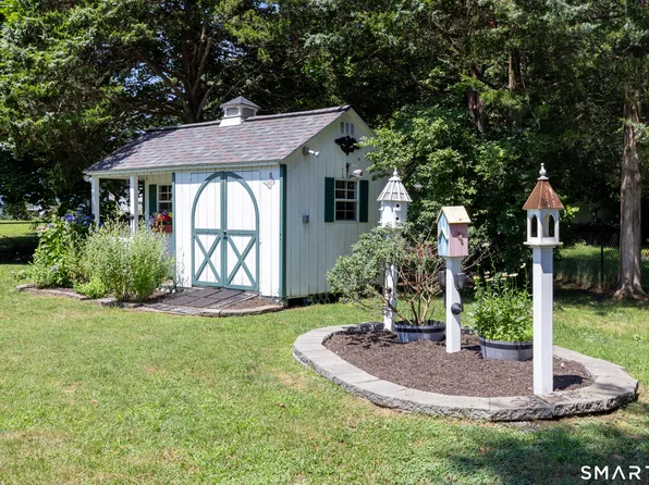 9 Whitewood Road, Clinton, CT 06413