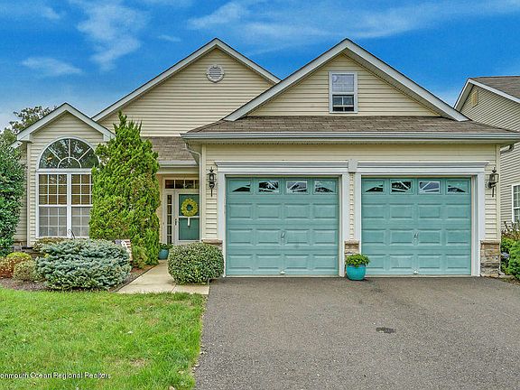 3rd image of 66 Enclave Blvd