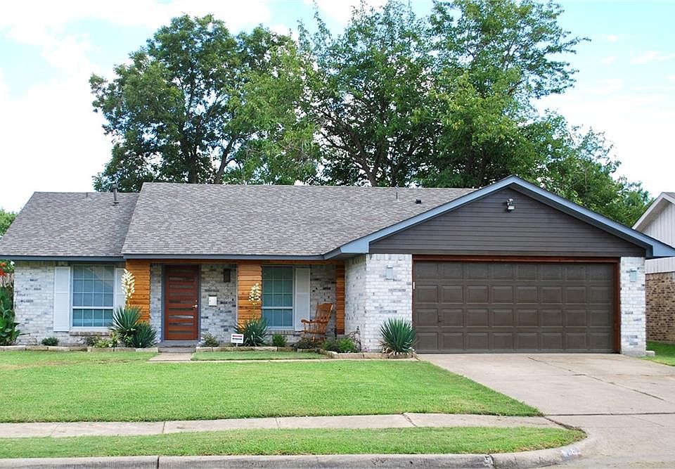 1st image of 438 Woodmere Dr