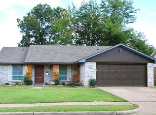 438 Woodmere Dr, Garland, TX 75043