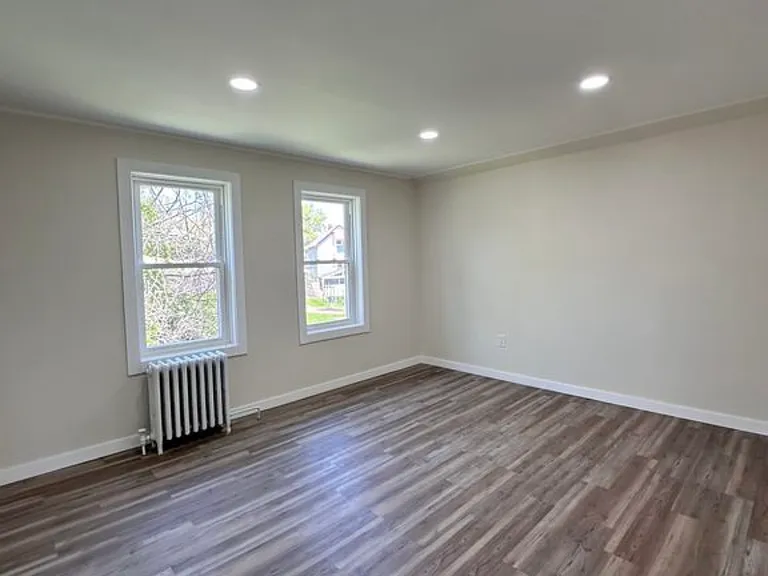 142 Dorothy St #1 — Photo 8