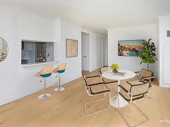 3rd image of 250 E 54th St APT 37B
