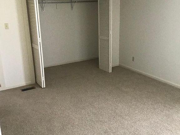 5th image of 104 Cragmoor Dr