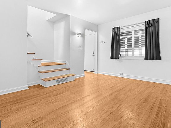 5th image of 3417 Baker St NE