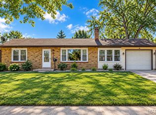 7 Santa Cruz Dr, Florissant, MO 63031