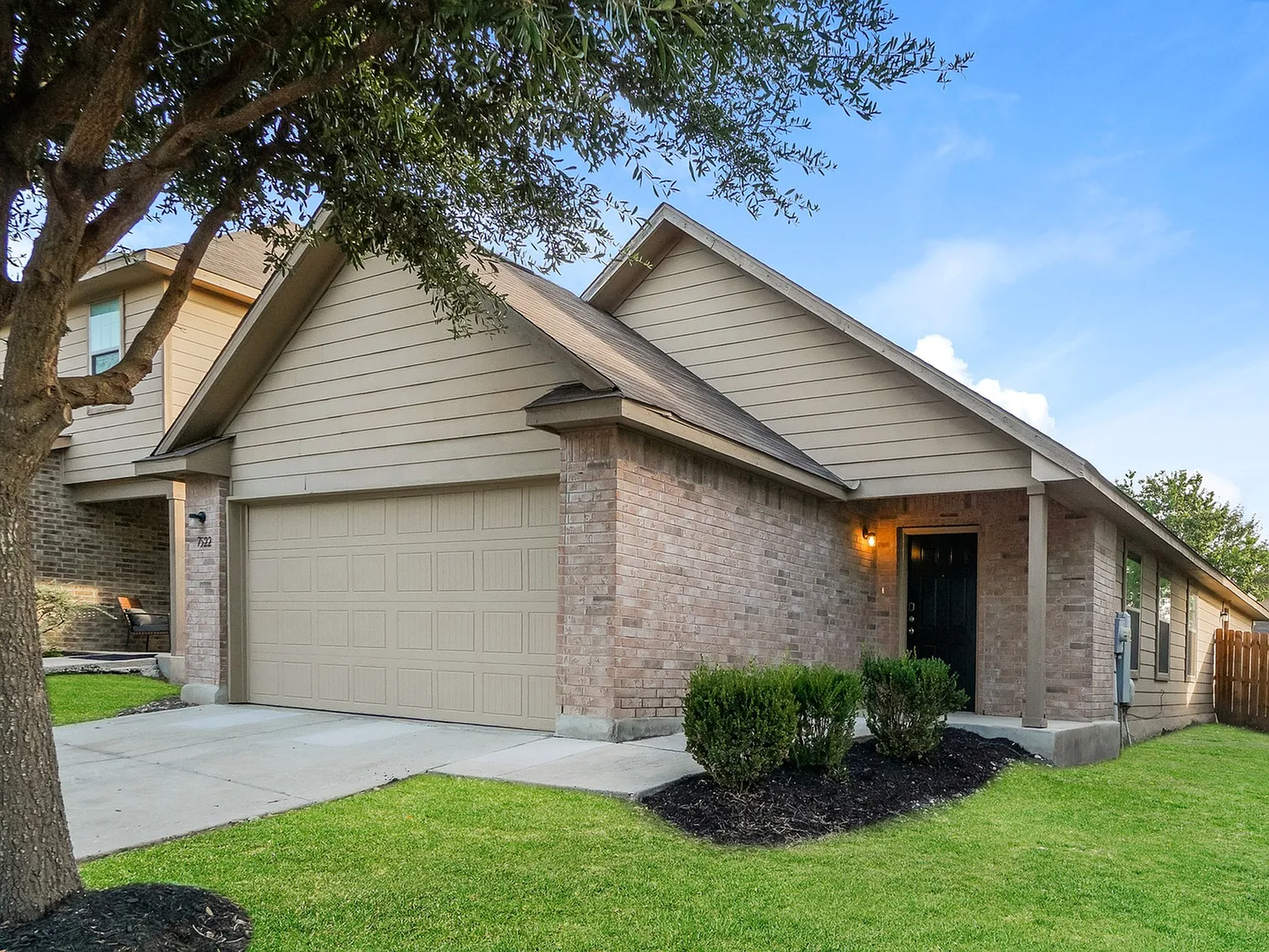 Enclave at Northeast Crossing — Photo 3