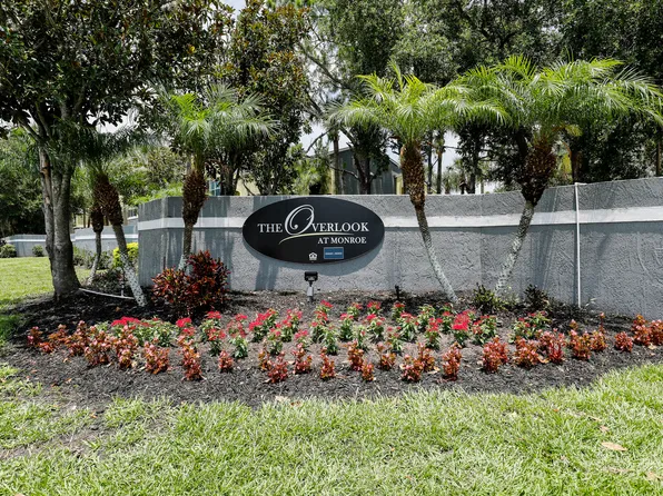 The Overlook at Monroe Apartments