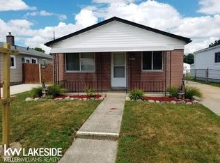 20119 Lakeworth St, Roseville, MI 48066